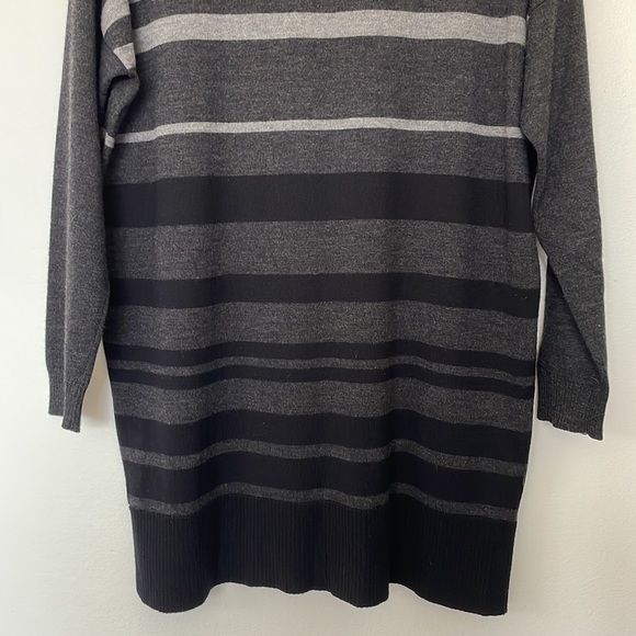 Eileen Fisher | 100% Merino Wool Drop Shoulder Long Sleeve Gray Striped Sweater - Picture 9 of 10